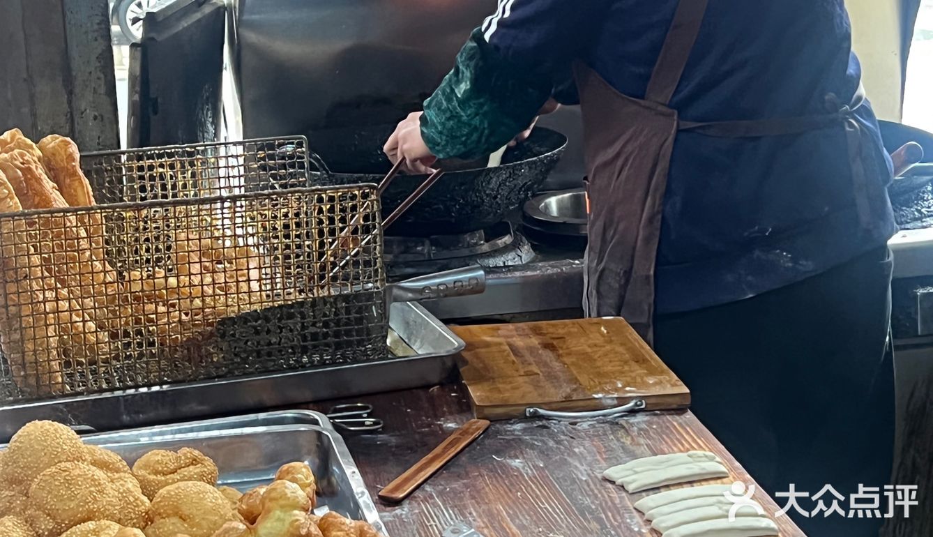 豆浆➕油条早餐店