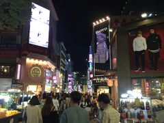 -BHC炸鸡(明洞总店)