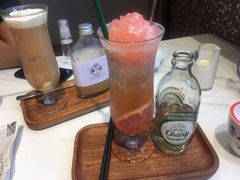 柚然自得的小美女-柠檬树茶餐厅(海雅缤纷城店)