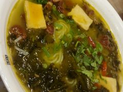 金汤酸菜肥肠米线-魏家凉皮(博水商务大厦店)