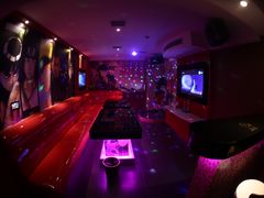 -唯爱KTV聚会餐厅(仙林东城汇店)