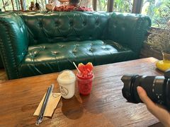 -Chom Cafe and Restaurant
