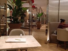 -香港百合居(LCM置汇旭辉广场店)