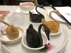 鸳鸯天鹅酥-十二粤味·顺德菜·烧鹅点心(五四广场店)