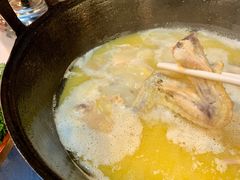 -鲜入围煮花胶鸡海鲜火锅