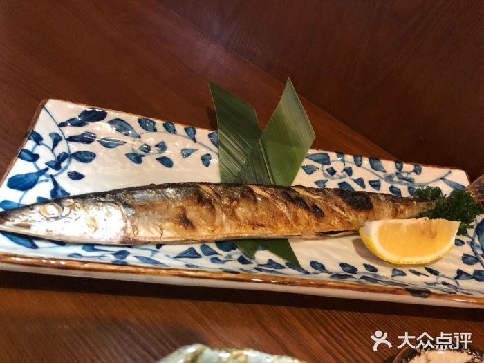 魟阳日式料理(香积寺路店)秋刀鱼图片