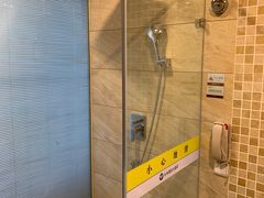 -乌兰湖畔草坪轻奢营地