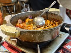 -刘姐啤酒鱼民族演艺餐厅(西街总店)