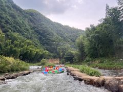 -浮盖山峡谷漂流