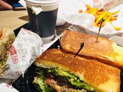 -The Habit Burger Grill 哈比特汉堡(复兴soho店)