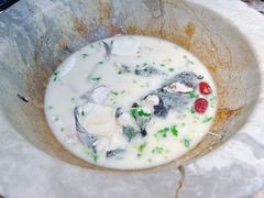 招牌福汤-老福耶小草帽石锅鱼(奥体店)