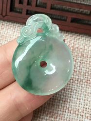 -北京七彩云南翡翠珠宝旗舰店(月坛店)