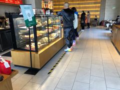 面包甜点陈列柜-星巴克(新达汇三林店)