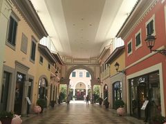 -佛罗伦萨小镇广佛名品奥特莱斯(疏港路店)