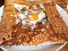 鸡蛋蘑菇熏肉荞麦可丽饼-RAC BAR(安福路店)