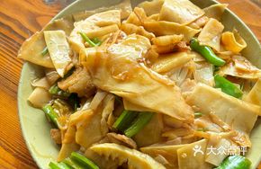 Fresh Bamboo Shoots Stir-Fried with Pork Belly
