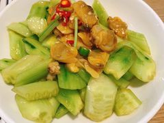 橄榄油蛤蜊肉拌黄瓜-船歌·鱼水饺青岛菜(枫蓝国际购物中心店)