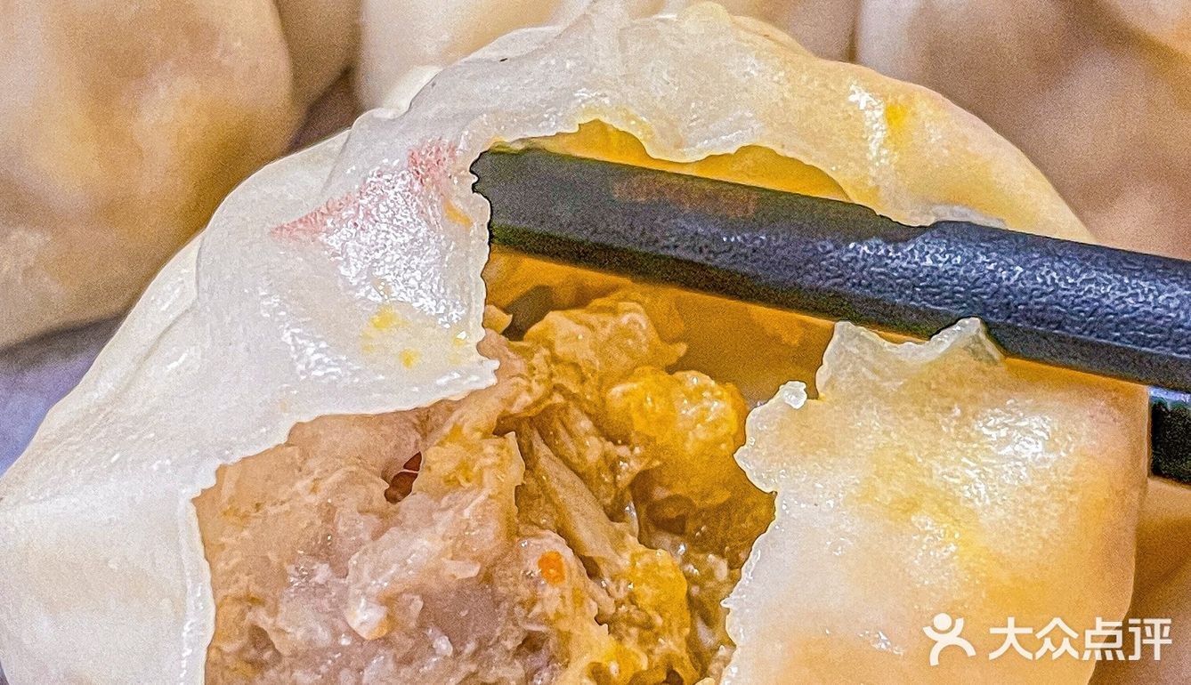 必吃榜，也是上海唯1一家米其林必吃榜蟹粉小笼