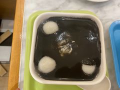 生磨芝麻糊汤丸(热)-满记甜品(湖滨店)