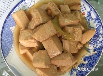 这道清炒豆腐易学易做，我觉得是道懒人菜哈