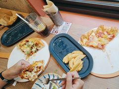 -必胜客(上海华谊新所店)