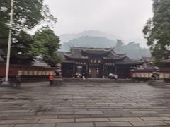 -峨眉山报国寺
