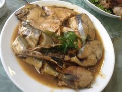 炖杂伴鱼-添福来墨鱼饺子 · 海鲜东北菜(大连星海·黄浦路店)