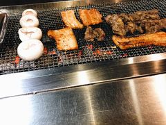 -马路牙子地桌烤肉(工体店)