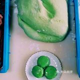 心里总有这样一句话：吃一口青团