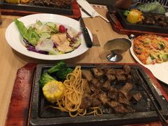 -必胜客(WOW中心城店)