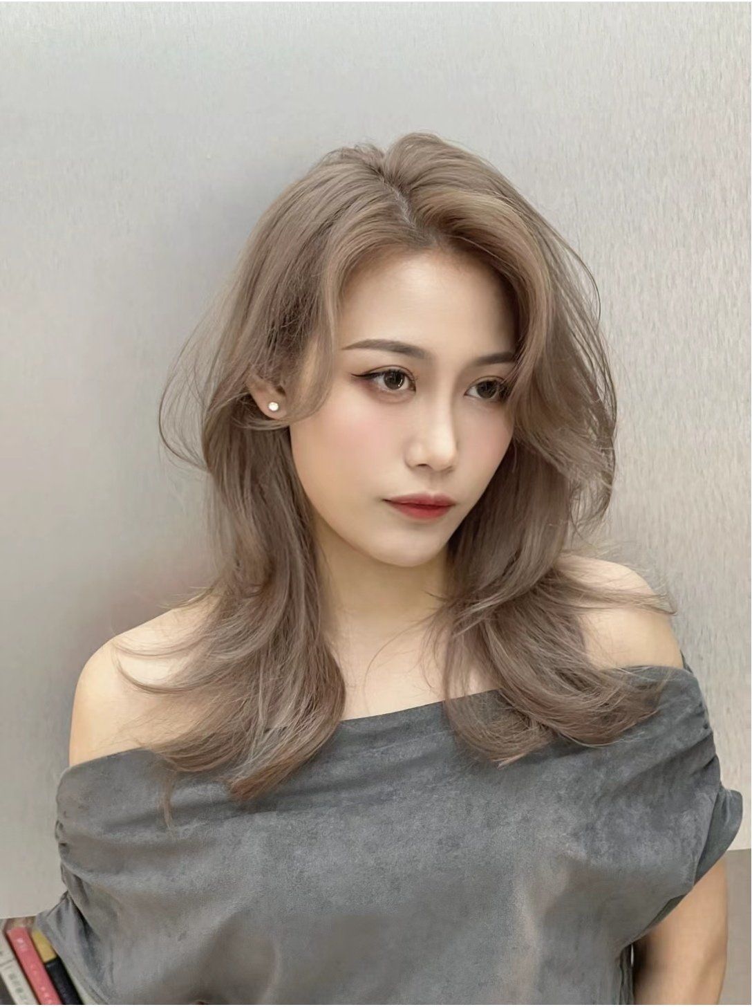 奶茶色 #高级感染发 #奶茶分享 #超显白潮流发色 #染发设计