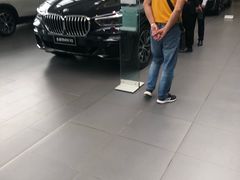 -上海宝信宝马4S店