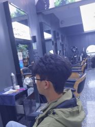 -藤野造型专业烫染接发