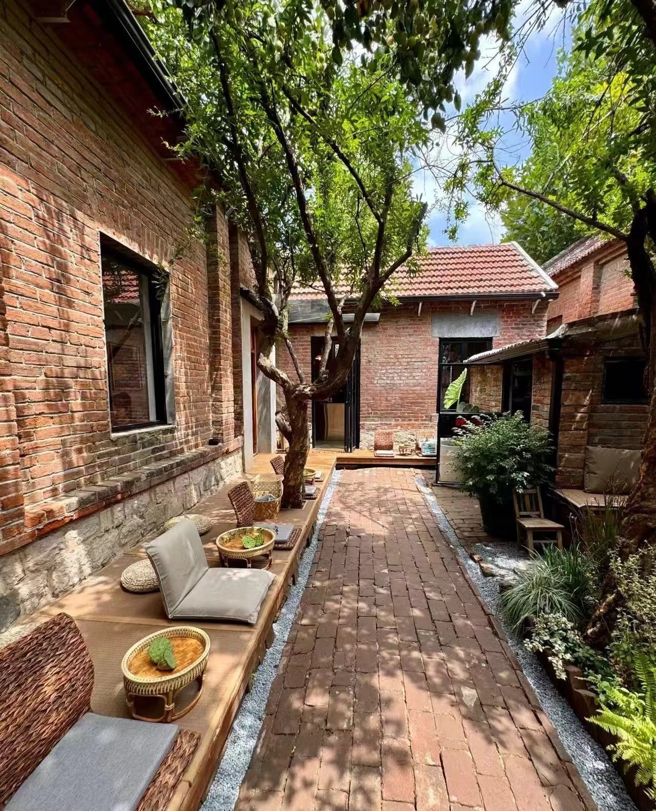 舒心惬意的小院,设计有创意,红砖老房新改造!