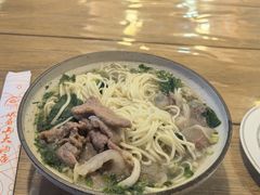 翘脚牛肉面-美食村花园餐厅