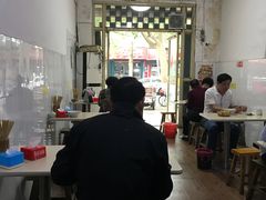 大堂-老东门糁烫面角总店