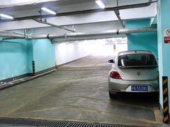 -奥特莱斯停车场