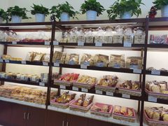 -红宝石·鲜奶小方·海派西点房(南丹店)