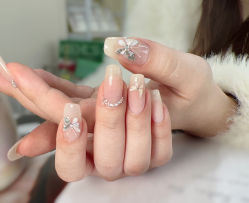 -UMl Nail 尤米美甲美睫半永久
