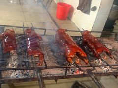 -黄记四更烤乳猪店