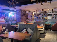 -豪客嘉族·麦尼顿西餐厅(乐福天下店)