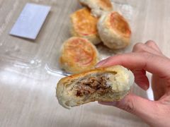 榨菜鲜肉月饼-王家沙点心店(南京西路总店)