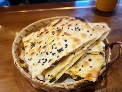 衢州土猪肉大烤饼-坊门老街(宜山路店)