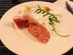 意大利冷切配火箭生菜鲜雪球芝士-at cafe 意大利餐厅(集美店)