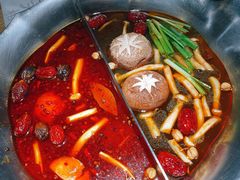双拼鸳鸯锅-湊湊火锅·茶憩(上海合生汇店)
