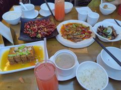 -隔壁老王·家常云南菜(花巷店)