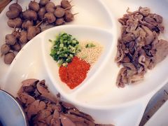 -兔行天下-鸿鹤鲜锅兔(中海国际店)