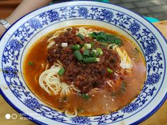 -渝之汇牛肉豌杂面