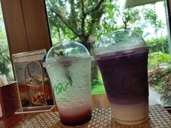 -Chom Cafe and Restaurant