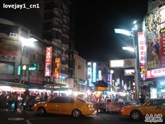 -六合夜市